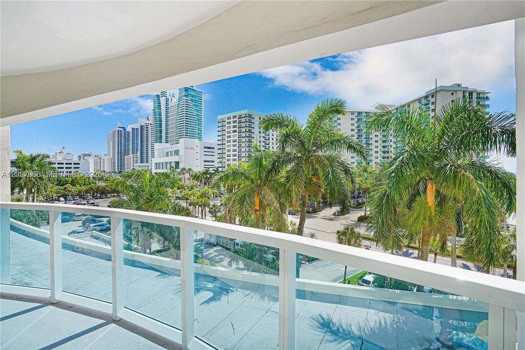 En Venta: $295,000 (2 camas, 2 baños, 1270 Pies cuadrados)