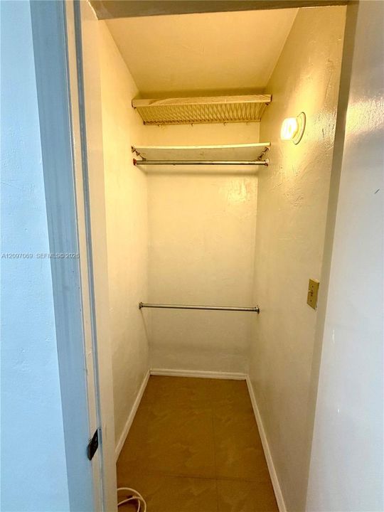 For Rent: $2,450 (2 beds, 2 baths, 900 Square Feet)