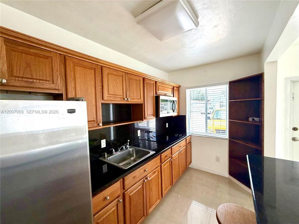 For Rent: $2,450 (2 beds, 2 baths, 900 Square Feet)