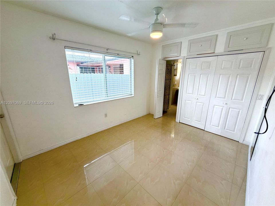 For Rent: $2,450 (2 beds, 2 baths, 900 Square Feet)