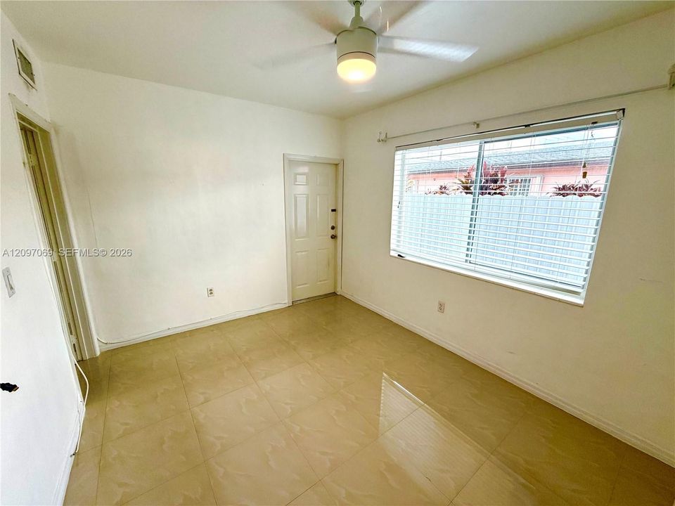 For Rent: $2,450 (2 beds, 2 baths, 900 Square Feet)