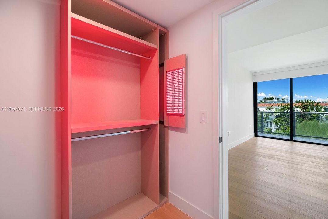 Closet 1