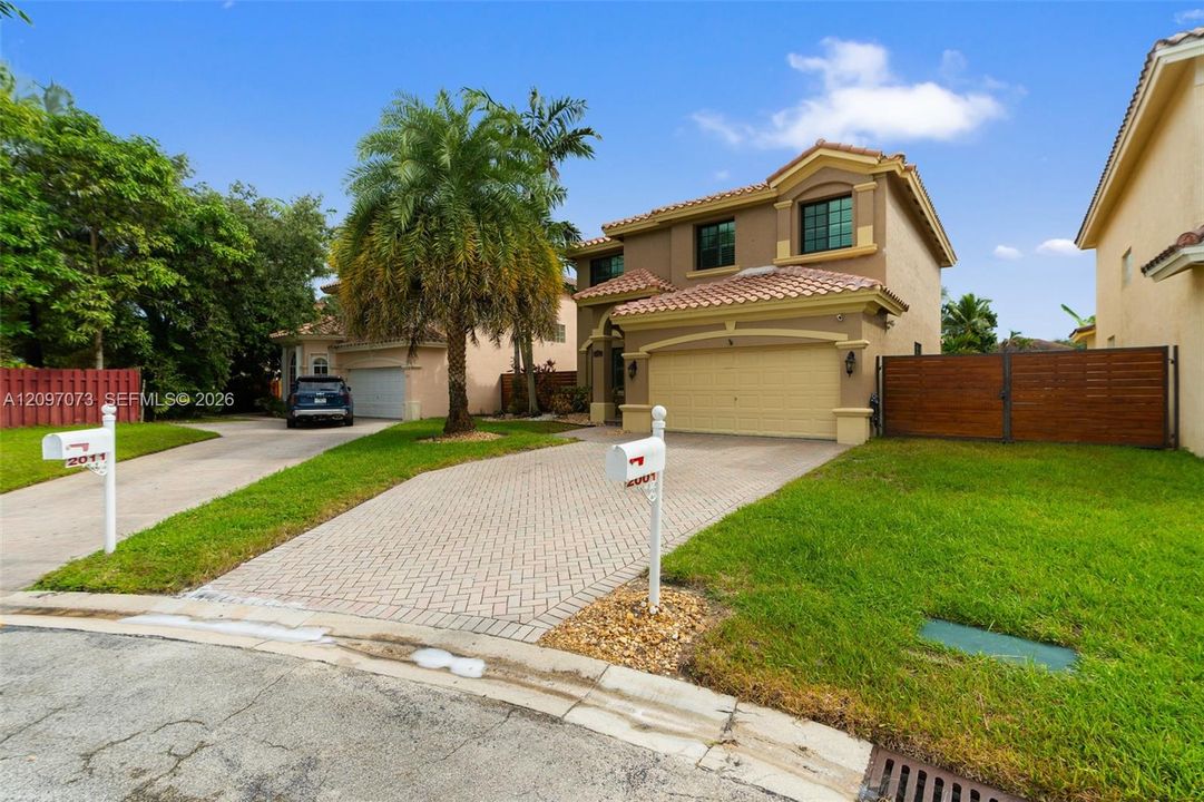 For Sale: $725,900 (4 beds, 2 baths, 2428 Square Feet)
