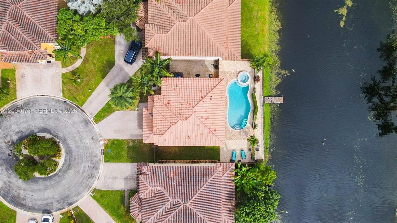 For Sale: $725,900 (4 beds, 2 baths, 2428 Square Feet)