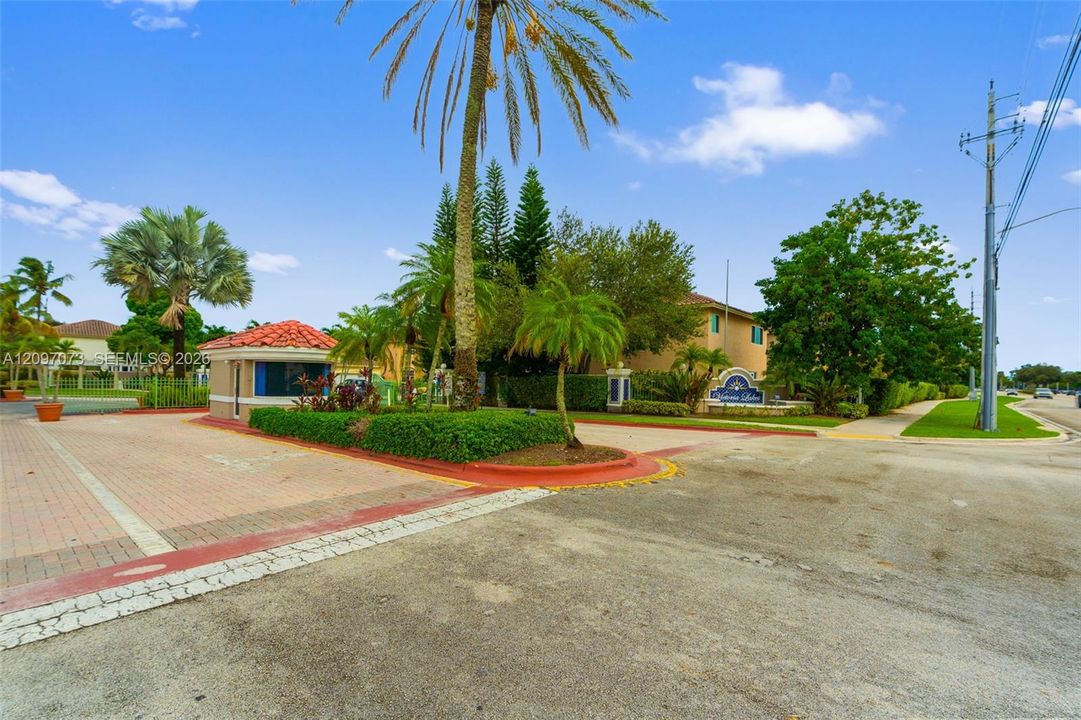 For Sale: $725,900 (4 beds, 2 baths, 2428 Square Feet)