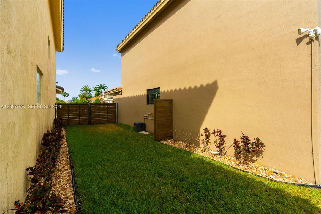 For Sale: $725,900 (4 beds, 2 baths, 2428 Square Feet)