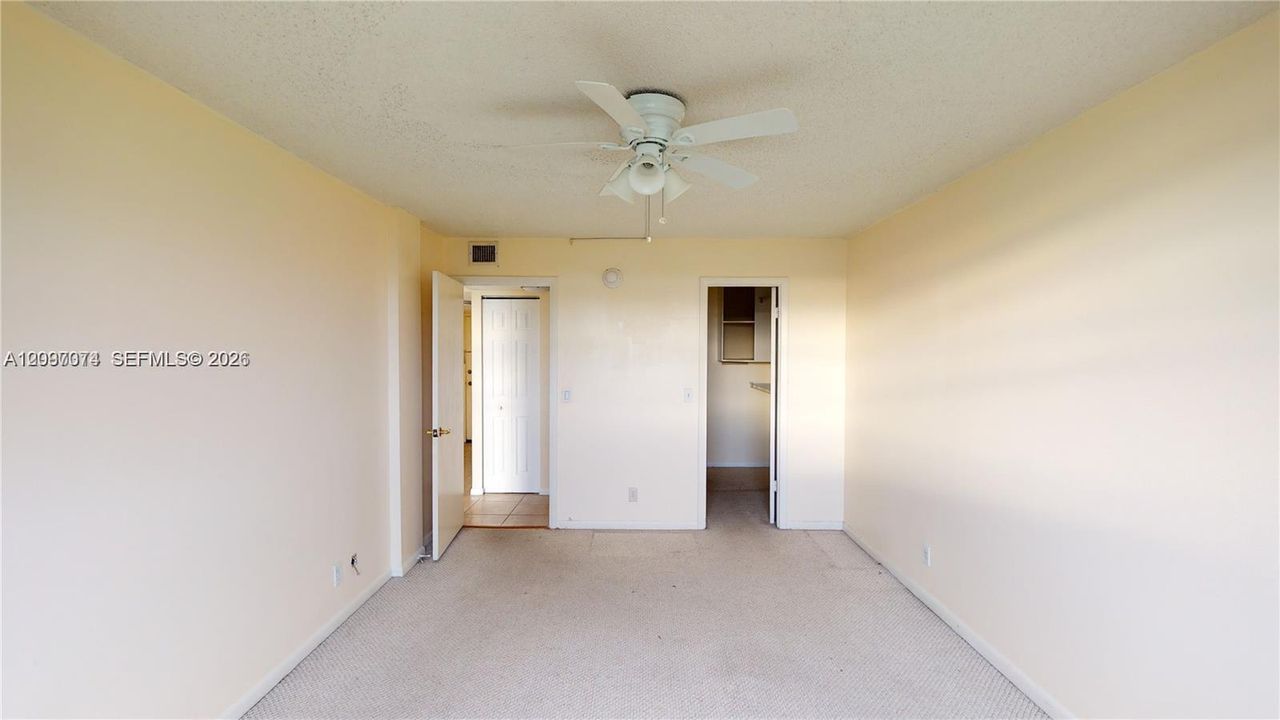For Rent: $1,600 (1 beds, 1 baths, 704 Square Feet)