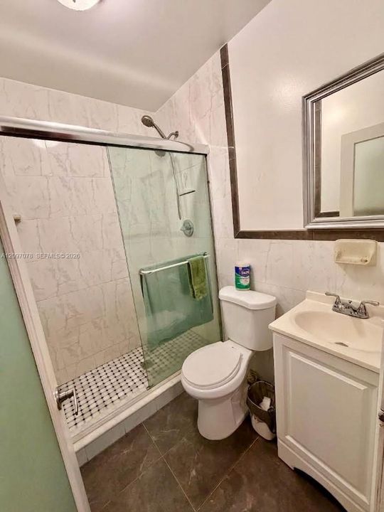 En Venta: $765,000 (4 camas, 2 baños, 1987 Pies cuadrados)