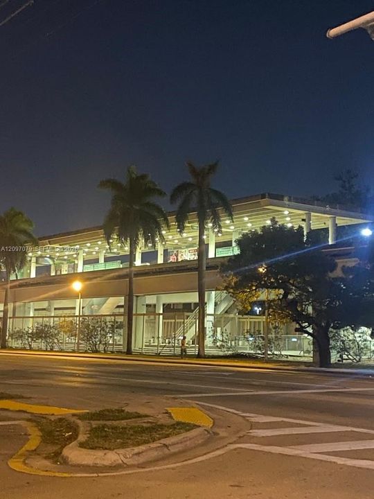 Walking Distance to Metrorail