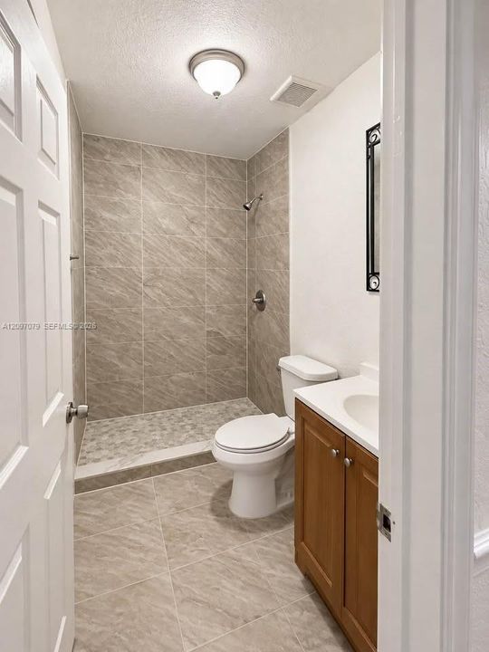 В аренду: $2,700 (3 спален, 1 ванн, 0 Квадратных фут)