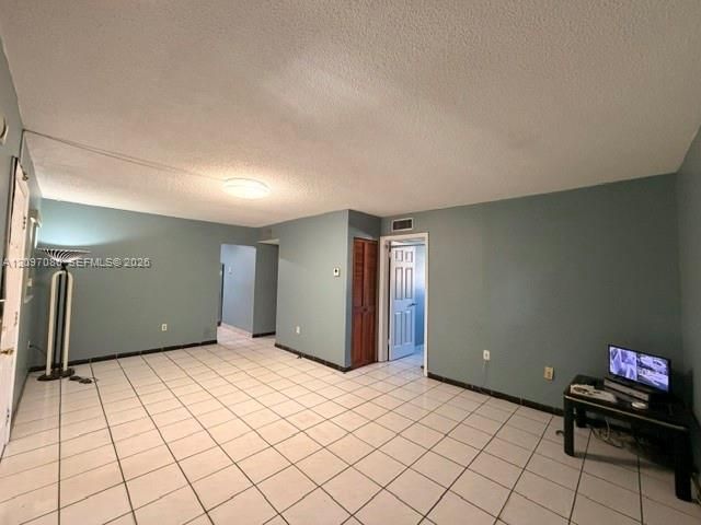 Living room/dining room