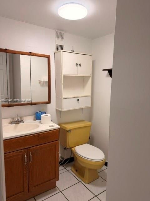 1/2 bathroom