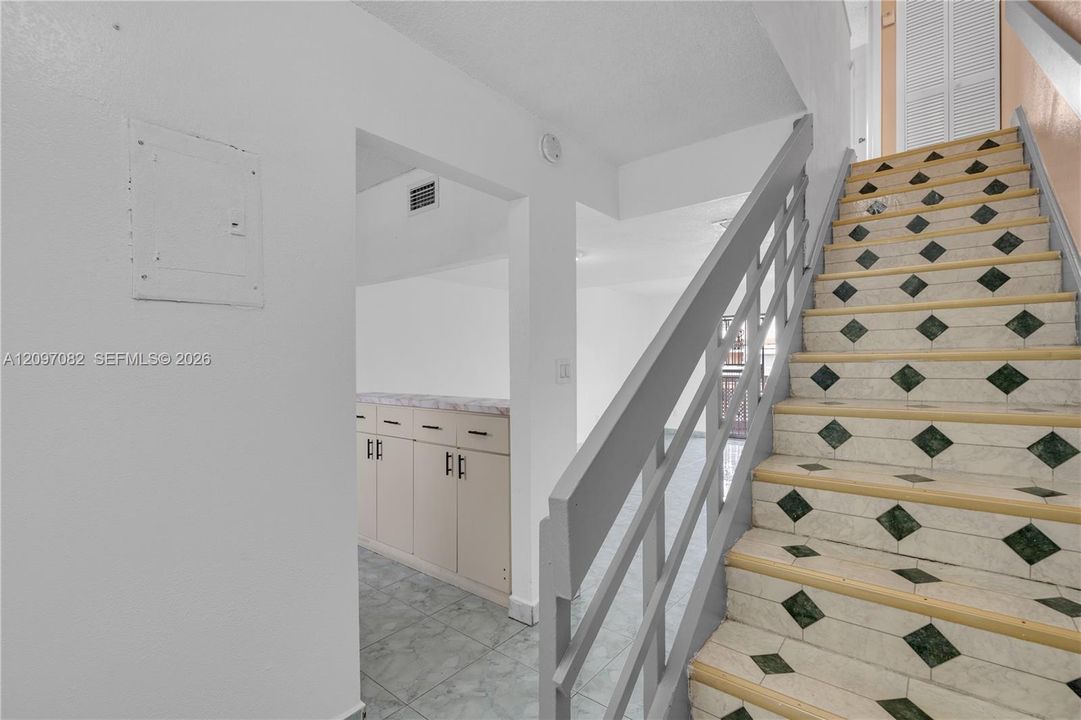 En Venta: $250,000 (2 camas, 1 baños, 856 Pies cuadrados)