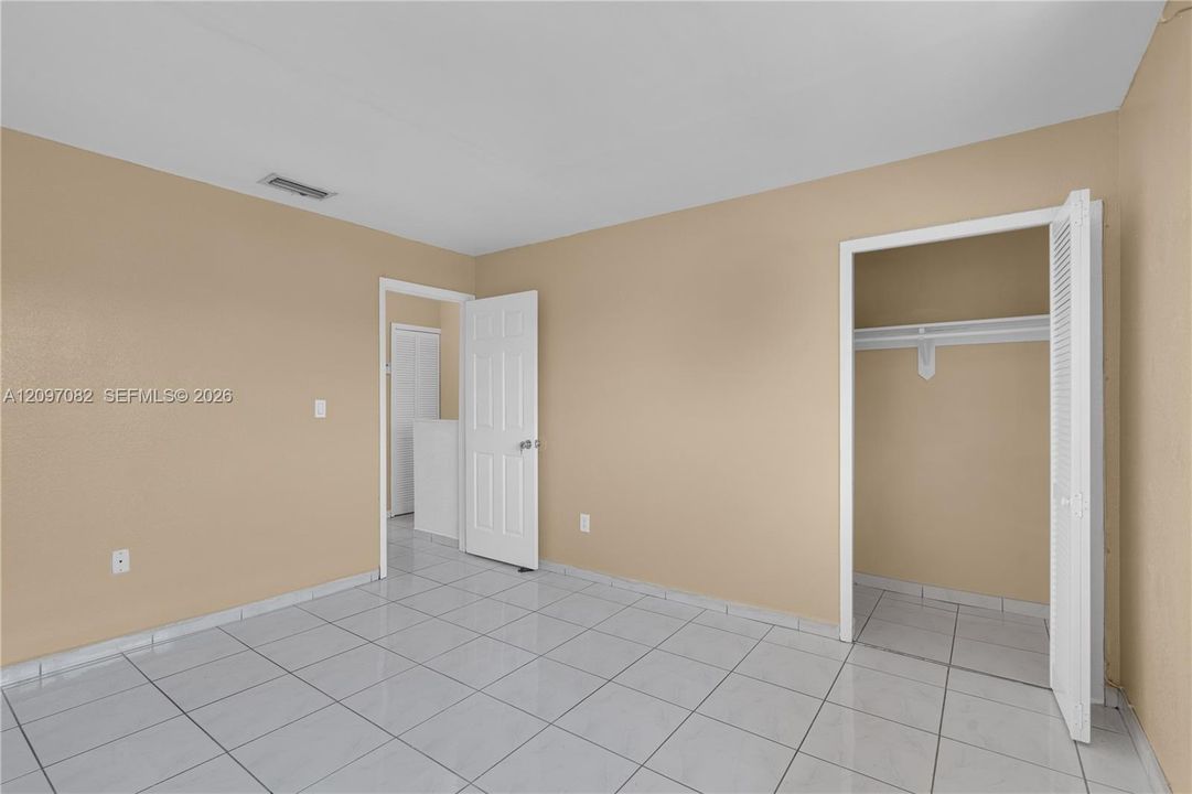 En Venta: $250,000 (2 camas, 1 baños, 856 Pies cuadrados)