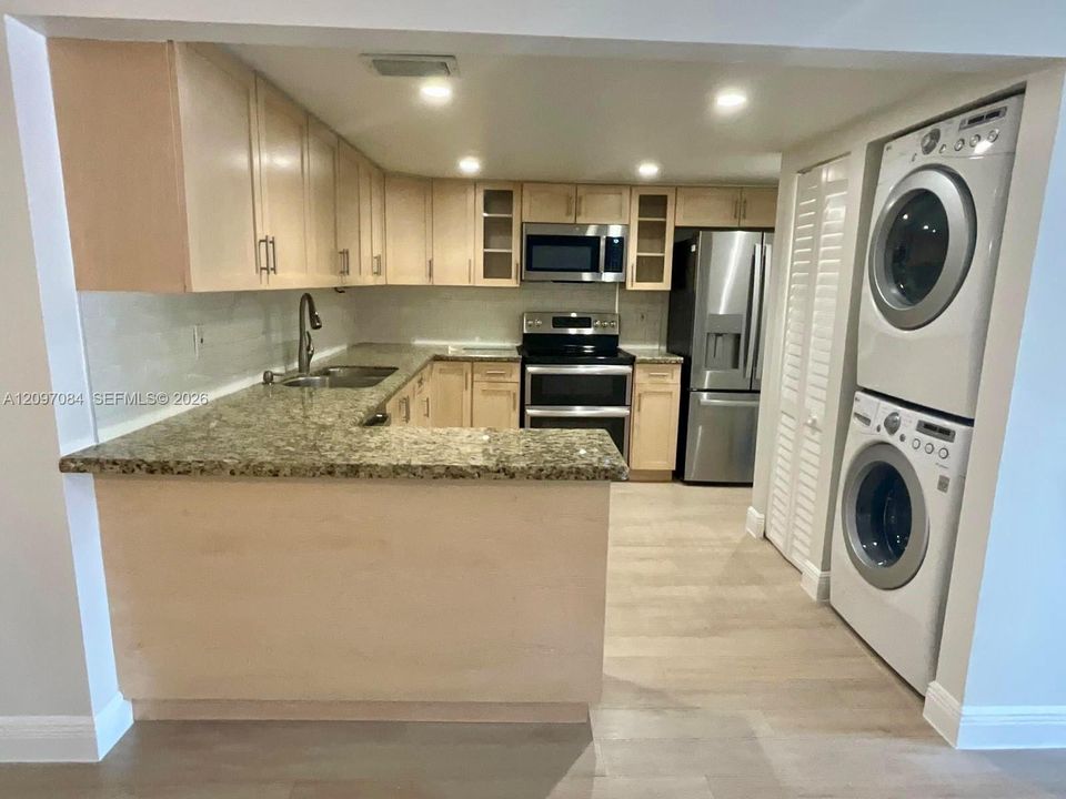 For Rent: $3,000 (2 beds, 2 baths, 1505 Square Feet)