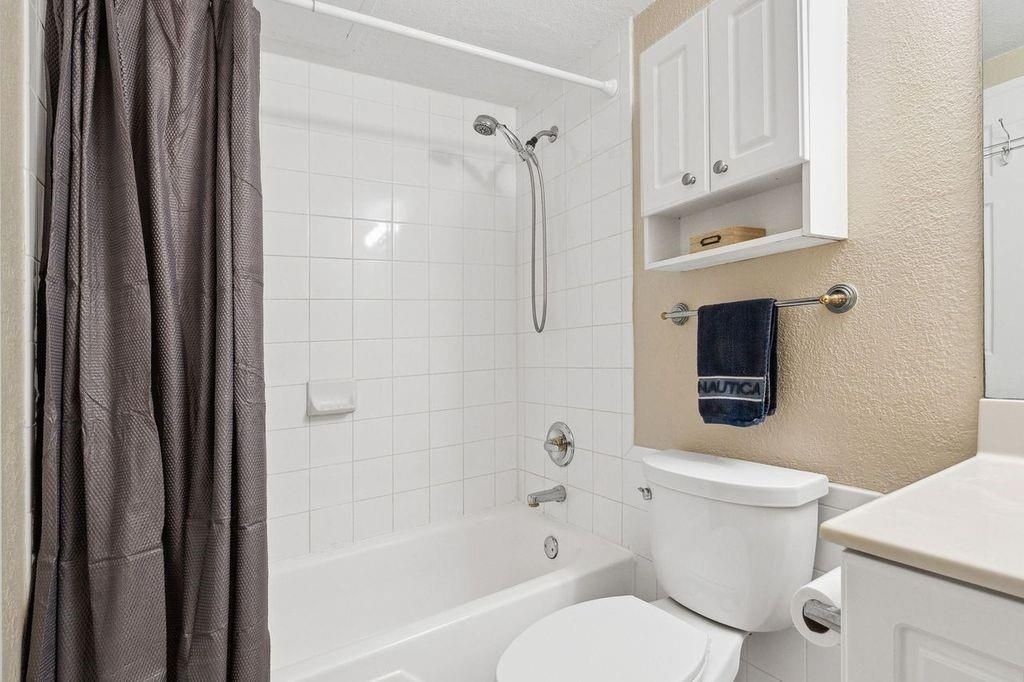 ALL TILED TUB-SHOWERMARBLE VANITY