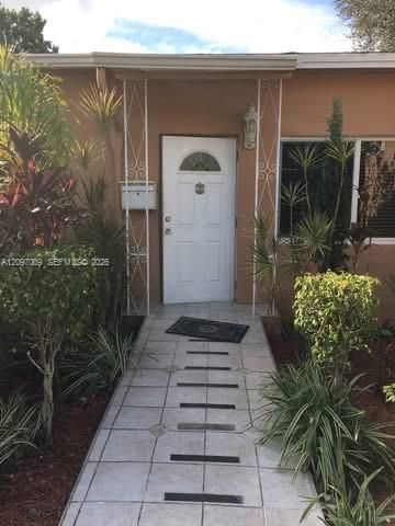 For Rent: $3,200 (3 beds, 2 baths, 1500 Square Feet)