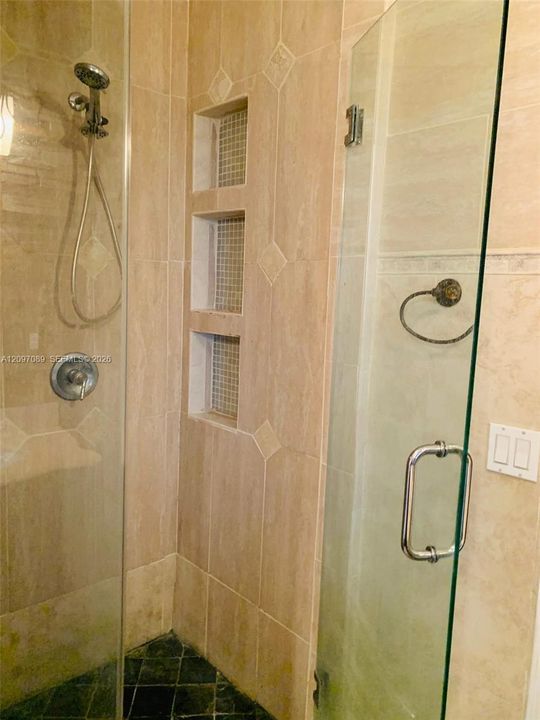 For Rent: $3,200 (3 beds, 2 baths, 1500 Square Feet)