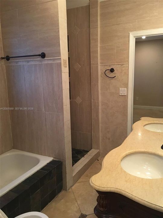 For Rent: $3,200 (3 beds, 2 baths, 1500 Square Feet)