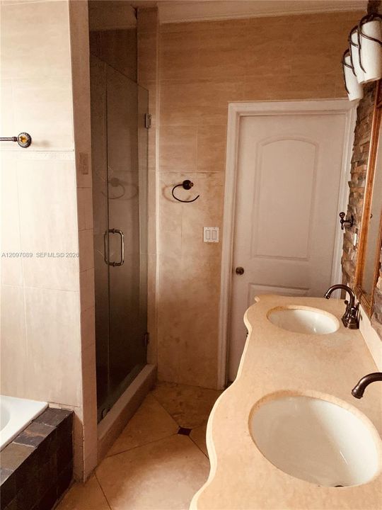 For Rent: $3,200 (3 beds, 2 baths, 1500 Square Feet)