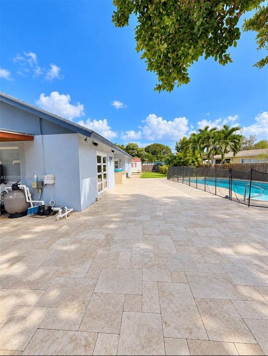 For Sale: $903,000 (4 beds, 3 baths, 2738 Square Feet)