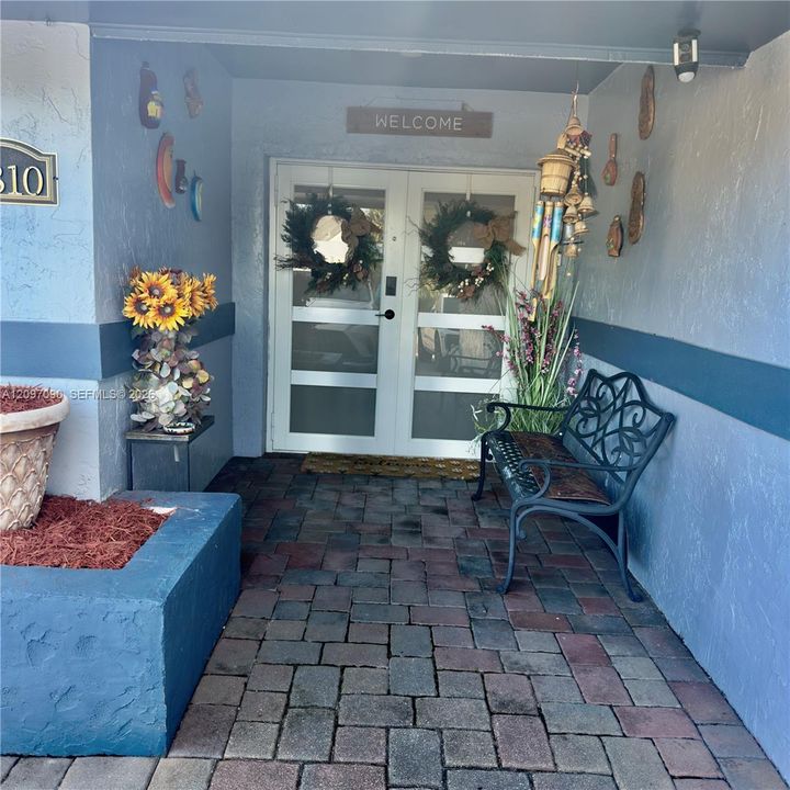 For Sale: $903,000 (4 beds, 3 baths, 2738 Square Feet)