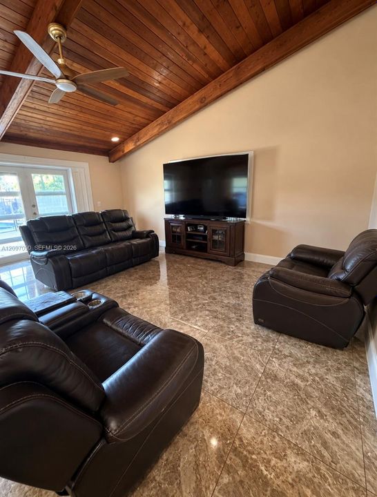 For Sale: $903,000 (4 beds, 3 baths, 2738 Square Feet)
