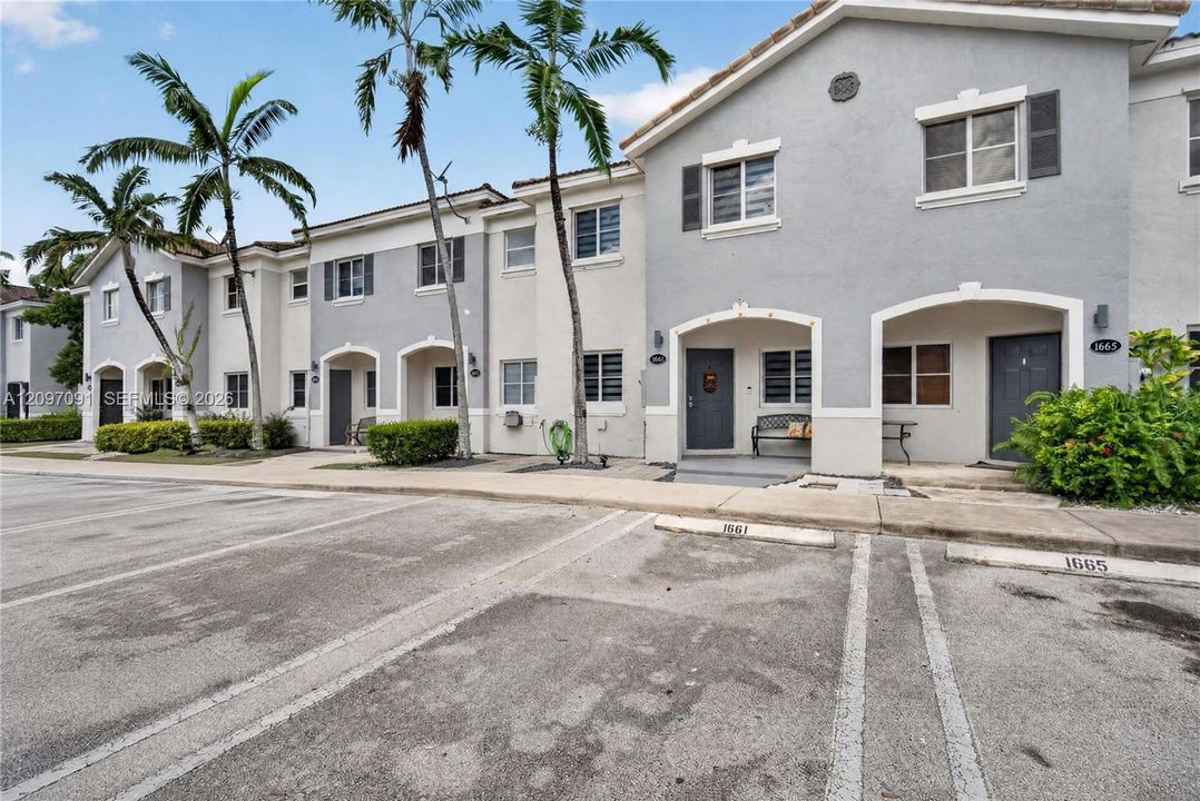 For Sale: $299,000 (3 beds, 2 baths, 1509 Square Feet)