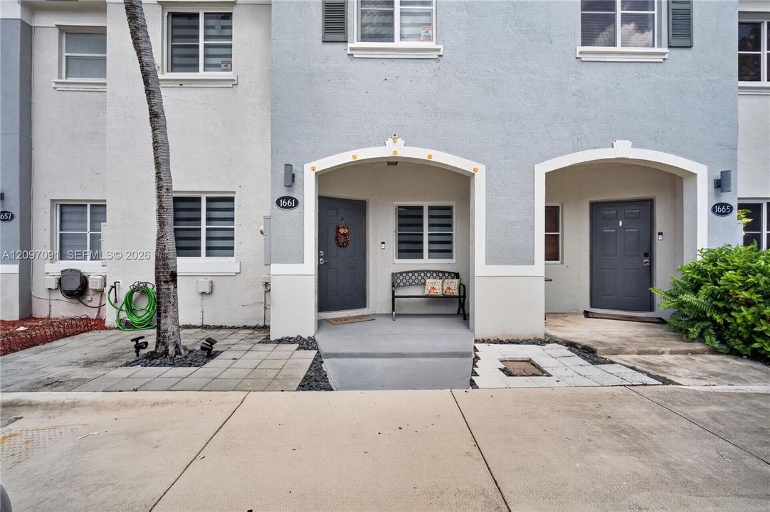 For Sale: $299,000 (3 beds, 2 baths, 1509 Square Feet)