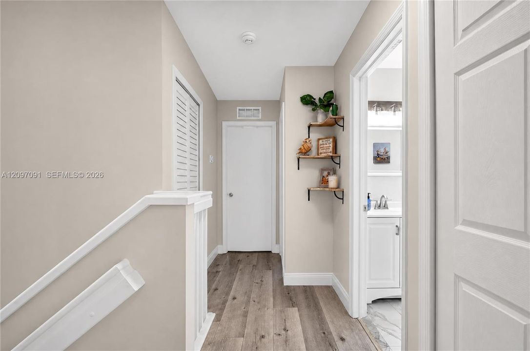 For Sale: $299,000 (3 beds, 2 baths, 1509 Square Feet)