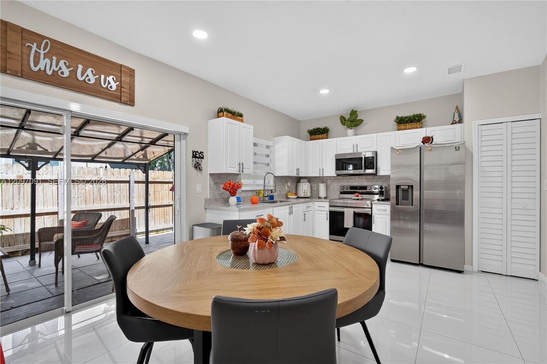 For Sale: $299,000 (3 beds, 2 baths, 1509 Square Feet)