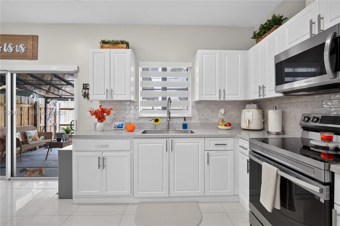 For Sale: $299,000 (3 beds, 2 baths, 1509 Square Feet)