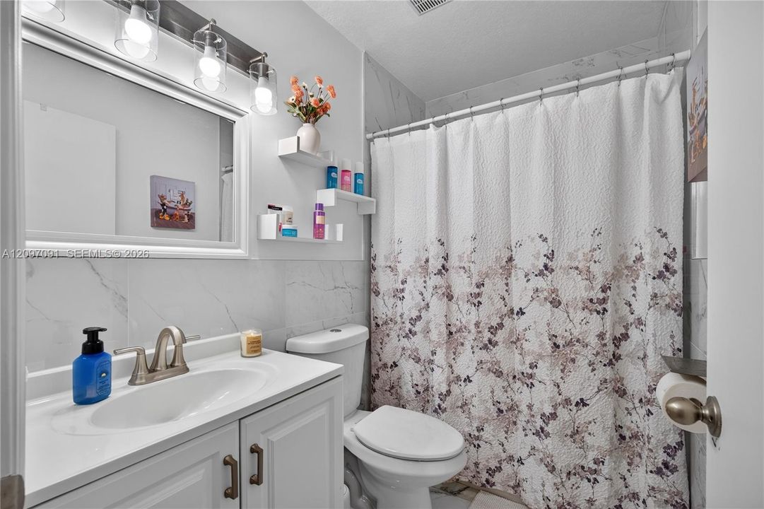 For Sale: $299,000 (3 beds, 2 baths, 1509 Square Feet)