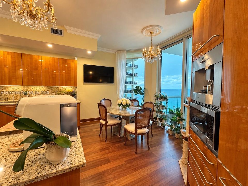 En Venta: $4,300,000 (4 camas, 6 baños, 3735 Pies cuadrados)