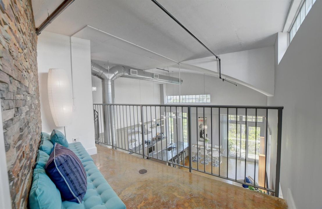 extra sitting area 2nd floor