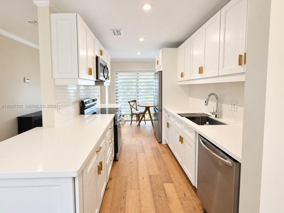 For Rent: $2,900 (2 beds, 2 baths, 1296 Square Feet)