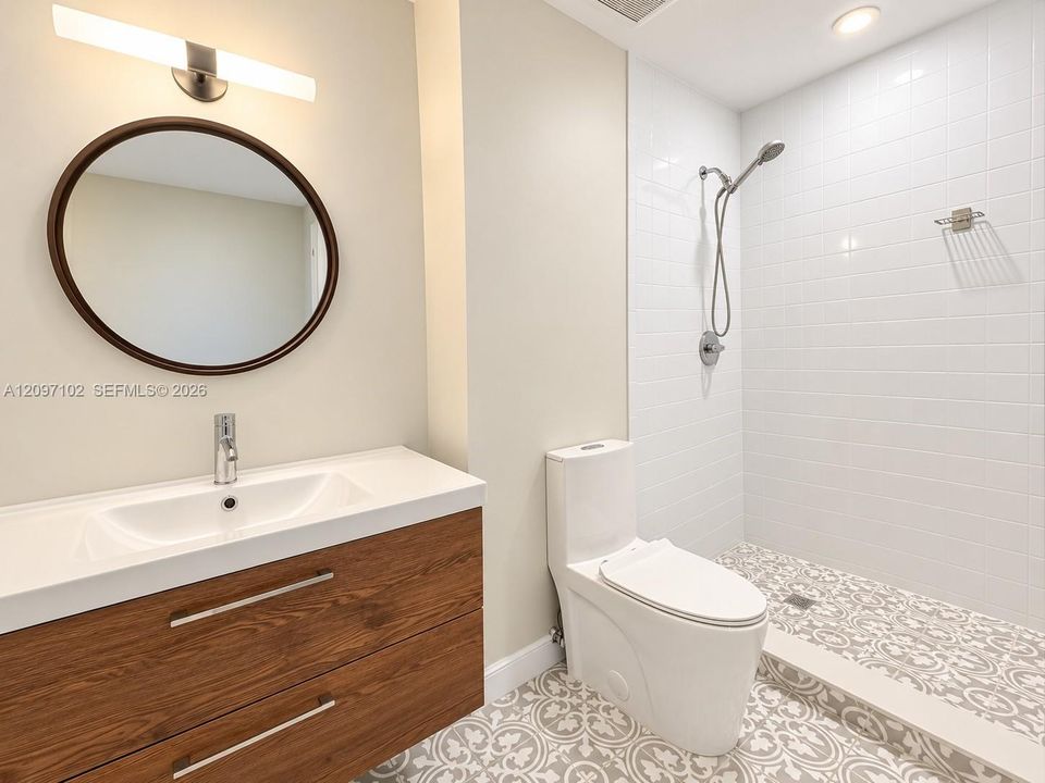 For Rent: $2,900 (2 beds, 2 baths, 1296 Square Feet)