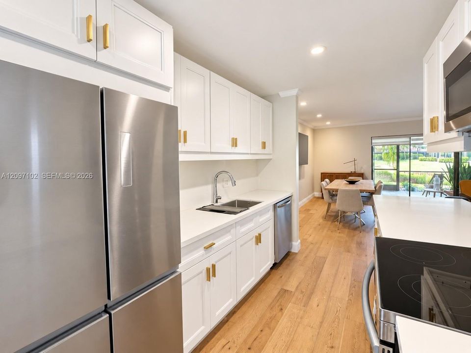 For Rent: $2,900 (2 beds, 2 baths, 1296 Square Feet)