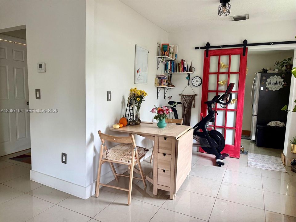 For Sale: $488,000 (3 beds, 2 baths, 910 Square Feet)