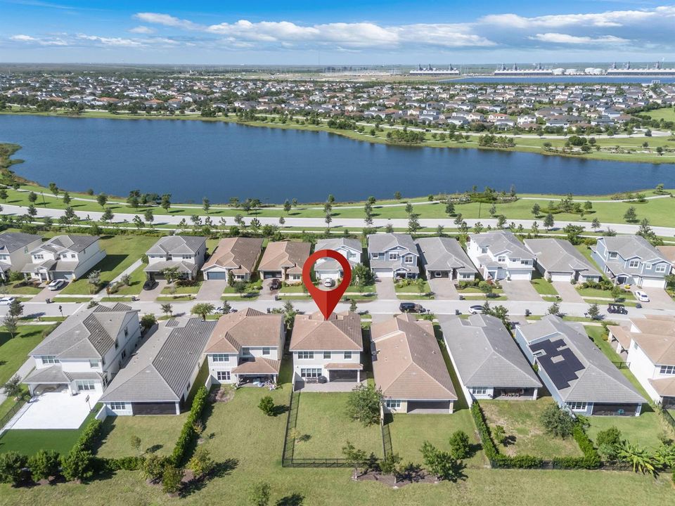 41-web-or-mls-19557Broad-41