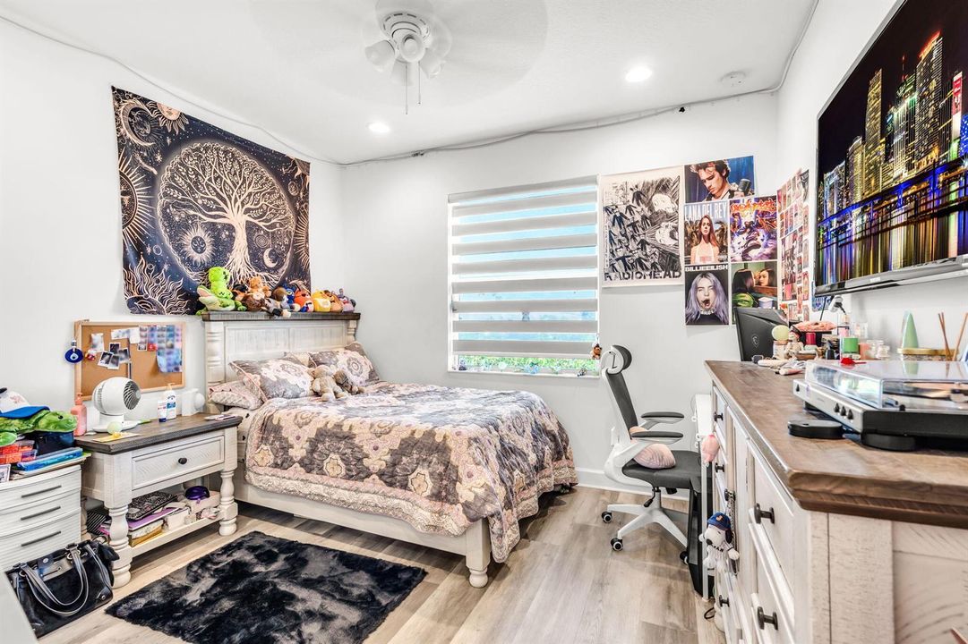 29-web-or-mls-19557Broad-29