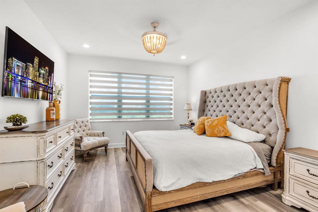 21-web-or-mls-19557Broad-21