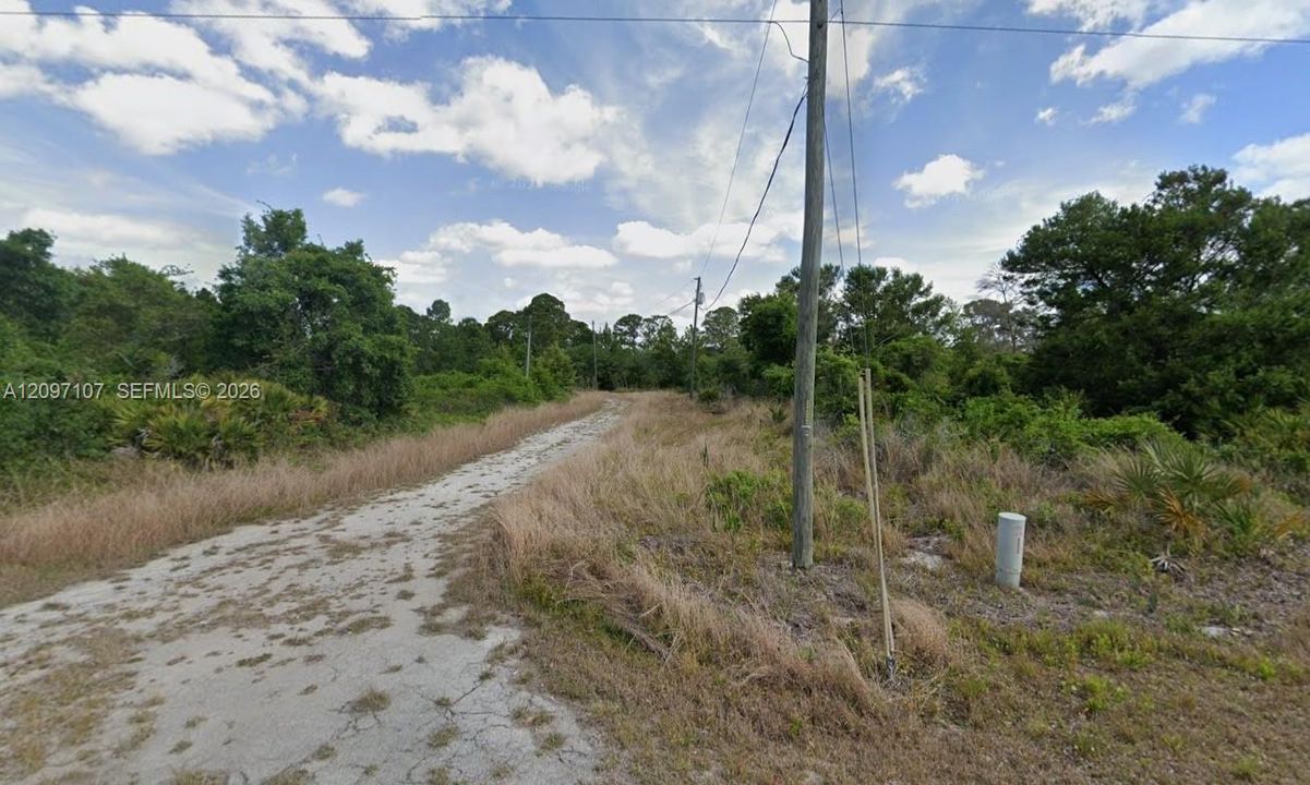 На продажу: $22,000 (0.32 acres)