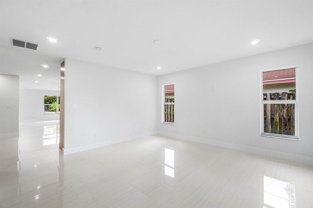 020-4879LincolnRoad-DelrayBeach-FL-33445