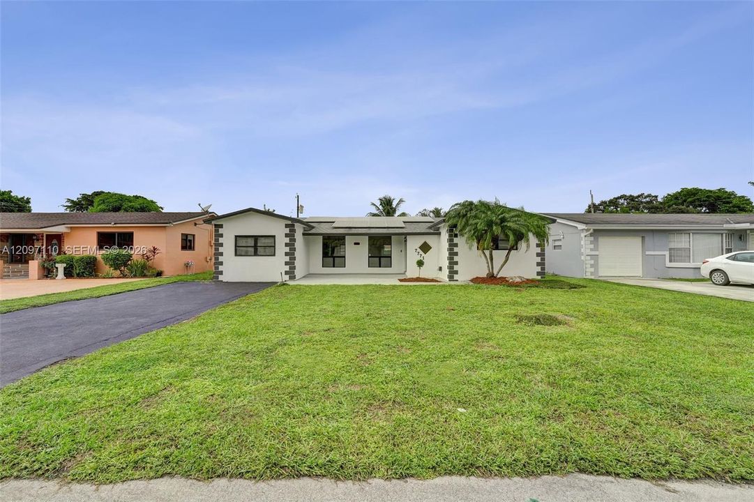 En Venta: $639,000 (3 camas, 2 baños, 1992 Pies cuadrados)