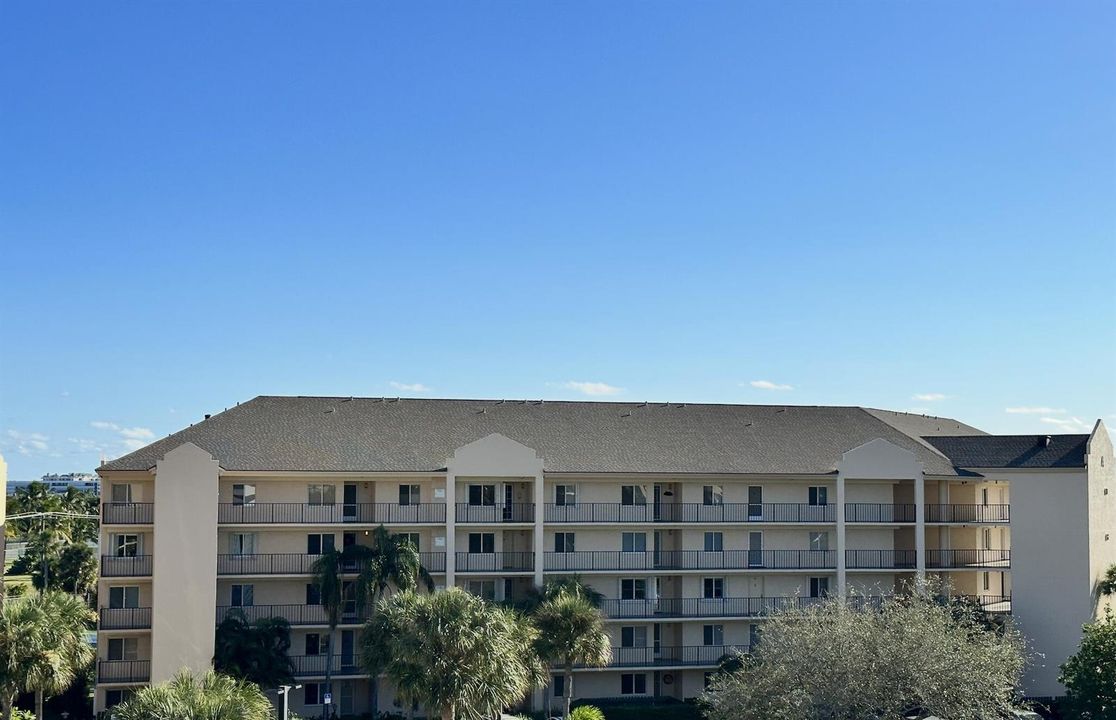 Jupiter Bay East "C" Building