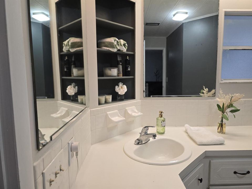 thumbnail_27b65dab-f785-42b2-896d-4b4e60