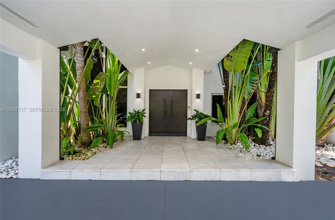 For Sale: $4,290,000 (6 beds, 6 baths, 6062 Square Feet)