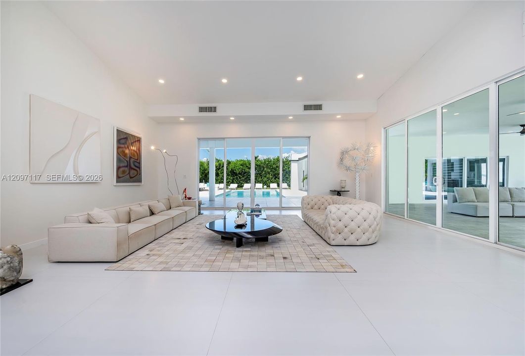 For Sale: $4,290,000 (6 beds, 6 baths, 6062 Square Feet)