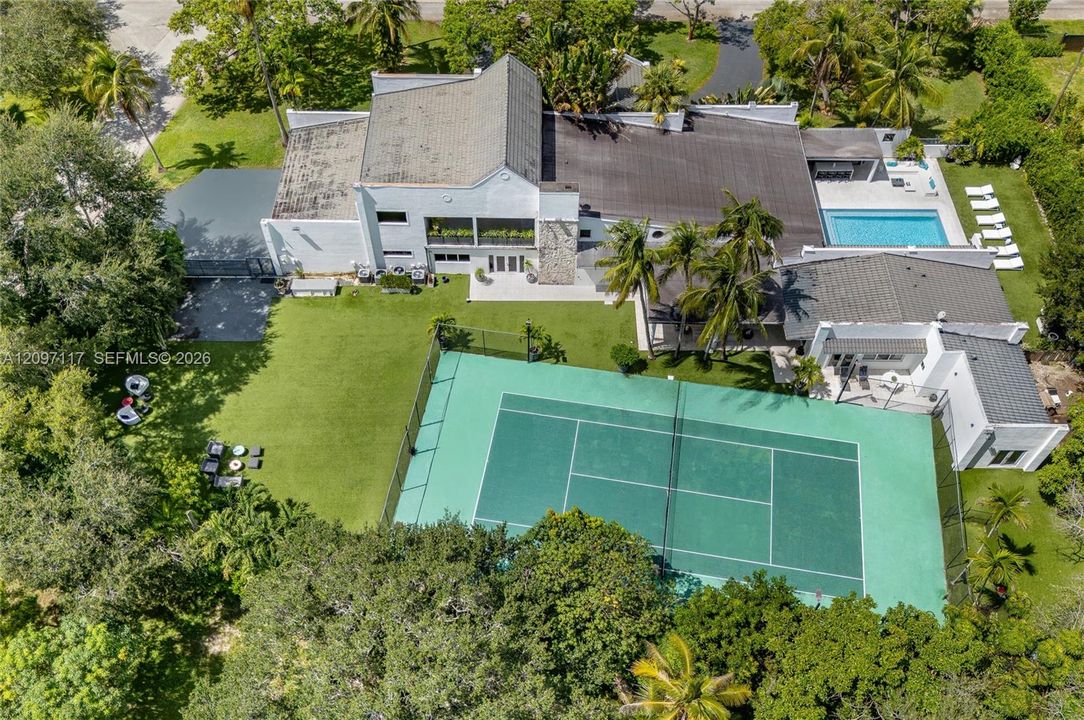 For Sale: $4,290,000 (6 beds, 6 baths, 6062 Square Feet)